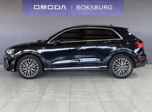 2022-Audi-Q3-20-TFSI-quattro-Auto-S-Line-40-TFSI image:2