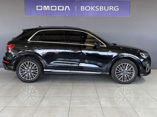 2022-Audi-Q3-20-TFSI-quattro-Auto-S-Line-40-TFSI image:3