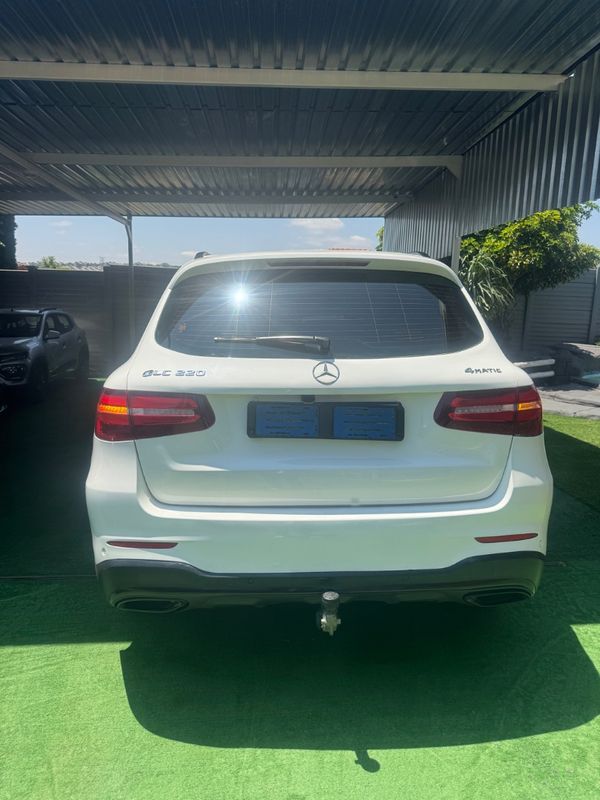 2018-Mercedes-Benz-GLC-Full-house-premium image:10