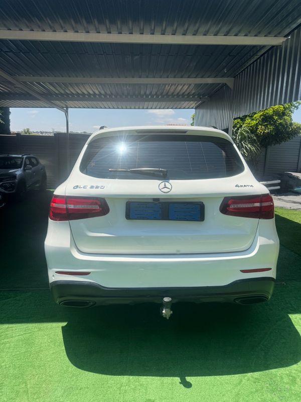 2018-Mercedes-Benz-GLC-Full-house-premium image:11