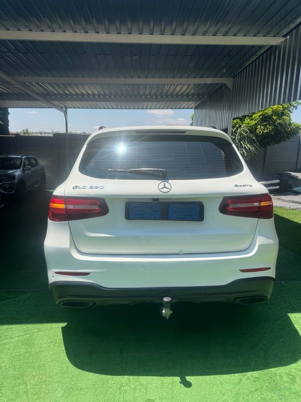 2018-Mercedes-Benz-GLC-Full-house-premium image:1