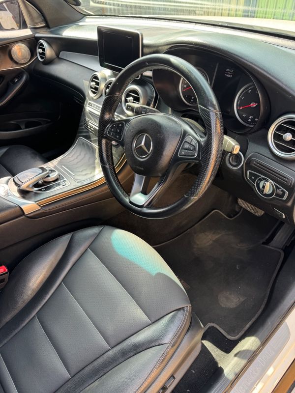 2018-Mercedes-Benz-GLC-Full-house-premium image:19