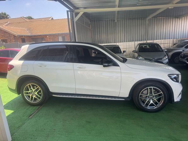 2018-Mercedes-Benz-GLC-Full-house-premium image:2