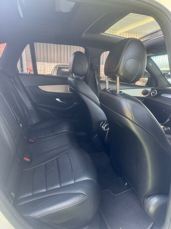 2018-Mercedes-Benz-GLC-Full-house-premium image:4
