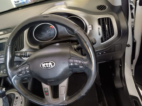 2015-Kia-Sportage-20-CRDi-Auto image:4