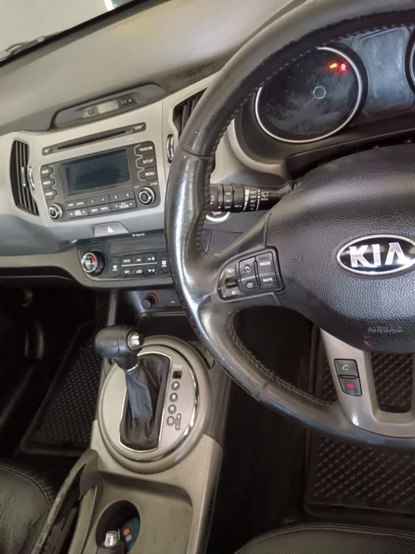 2015-Kia-Sportage-20-CRDi-Auto image:5