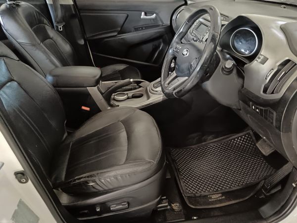 2015-Kia-Sportage-20-CRDi-Auto image:7