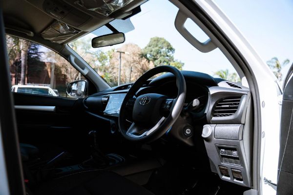 2026-Toyota-Hilux-24-GD-6-Raised-Body-Raider-Double-Cab image:11