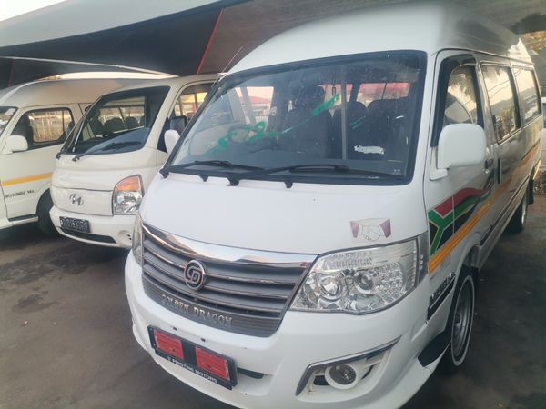 Used Golden Dragon Ikumbi Bus 14 seat petrol 4Y Engine for