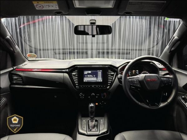 2025-Isuzu-D-Max-19-DDI-HR-X-Rider-4x4-Auto-Double-Cab image:5