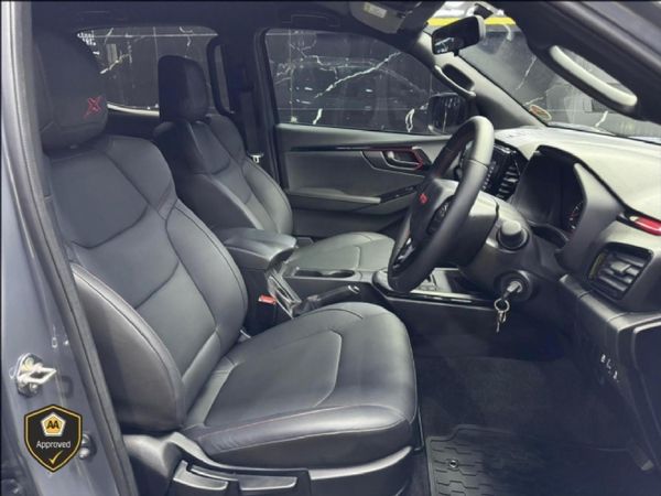 2025-Isuzu-D-Max-19-DDI-HR-X-Rider-4x4-Auto-Double-Cab image:7