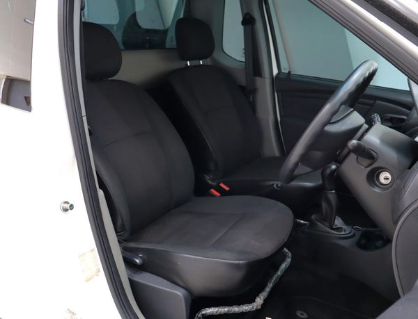 2021-Nissan-NP200-16 image:14