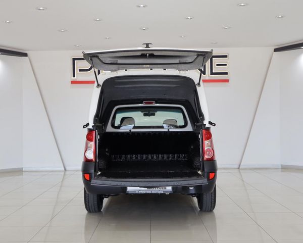 2021-Nissan-NP200-16 image:4