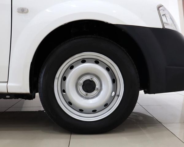2021-Nissan-NP200-16 image:8