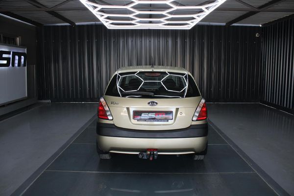 2006-Kia-Rio-14-High-5-dr image:4