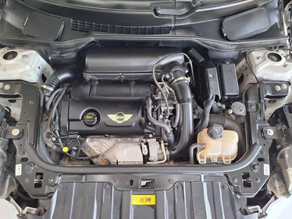 2016-MINI-Countryman-Cooper-S-Auto image:19