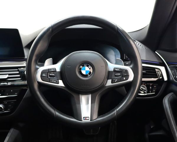 2019-BMW-5-Series-520d-M-Sport image:13