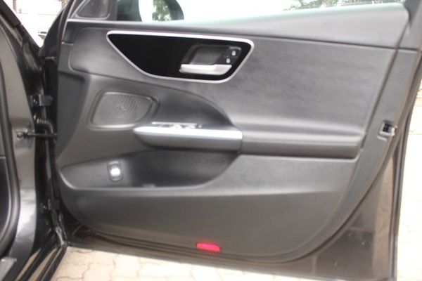 2022-Mercedes-Benz-C-Class-C200-Auto-W206 image:10