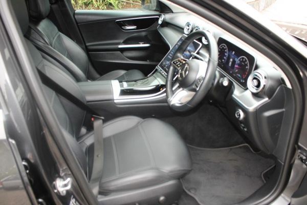 2022-Mercedes-Benz-C-Class-C200-Auto-W206 image:5