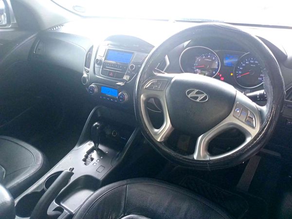 2012-Hyundai-ix35-24-GLS-Elite-AWD-Auto image:6