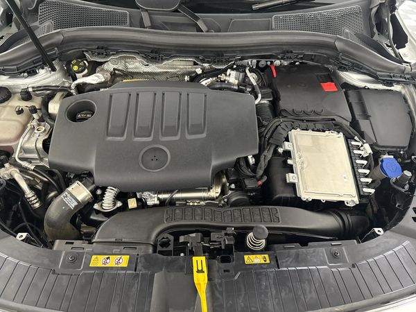 2021-Mercedes-Benz-GLA-200d-Progressive-Auto image:10