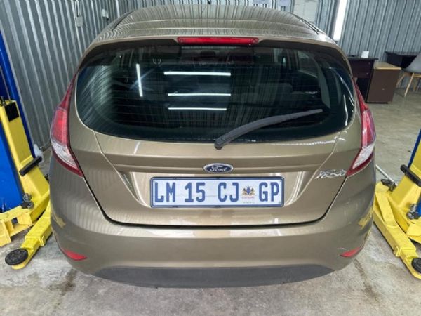 2014-Ford-Fiesta-16-TDCi-Trend-5-dr image:3