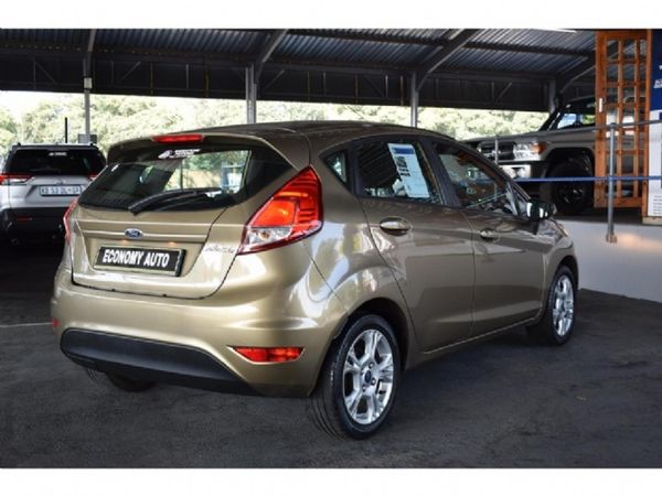 2014-Ford-Fiesta-16-TDCi-Trend-5-dr image:5