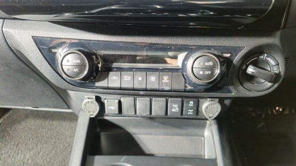 2024-Toyota-Hilux-28-GD-6-Raider-4x4-Auto-Double-Cab image:13