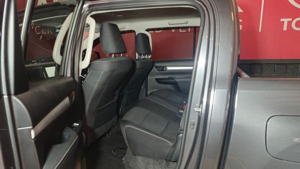 2024-Toyota-Hilux-28-GD-6-Raider-4x4-Auto-Double-Cab image:21