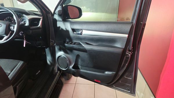 2024-Toyota-Hilux-28-GD-6-Raider-4x4-Auto-Double-Cab image:23