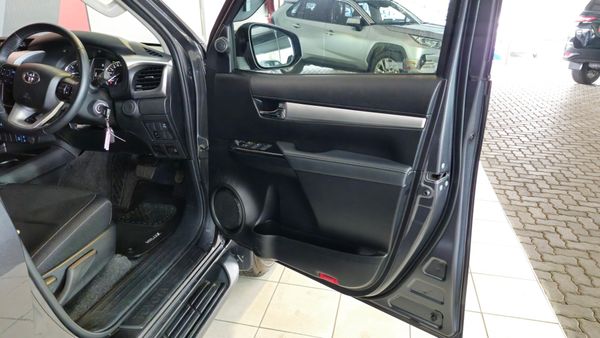 2024-Toyota-Hilux-28-GD-6-Raider-4x4-Auto-Double-Cab image:25