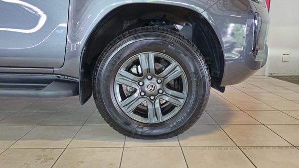2024-Toyota-Hilux-28-GD-6-Raider-4x4-Auto-Double-Cab image:8