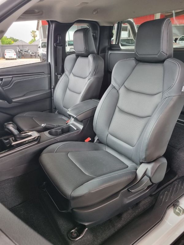 2024-Isuzu-D-Max-30-DDI-LSE-4x4-Auto-Extended-Cab image:16