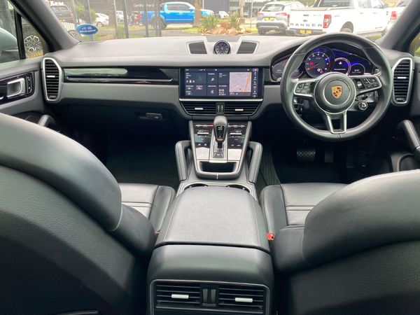 2020-Porsche-Cayenne-Coupe image:9