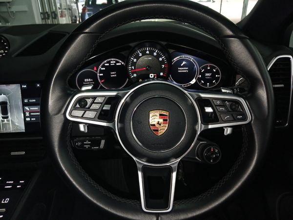2020-Porsche-Cayenne-Coupe image:11