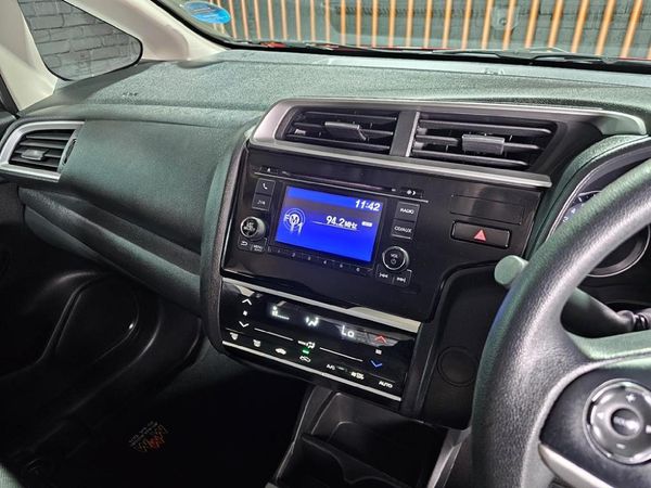 2023-Honda-WR-V-12-Elegance image:13