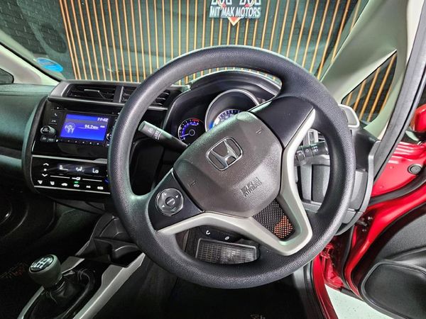 2023-Honda-WR-V-12-Elegance image:14