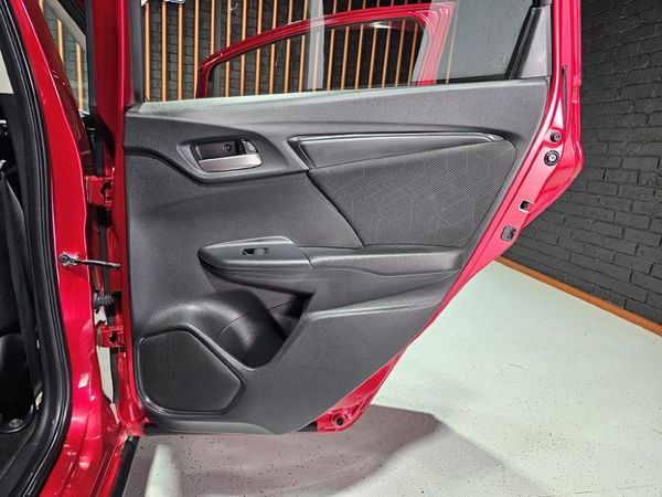 2023-Honda-WR-V-12-Elegance image:15