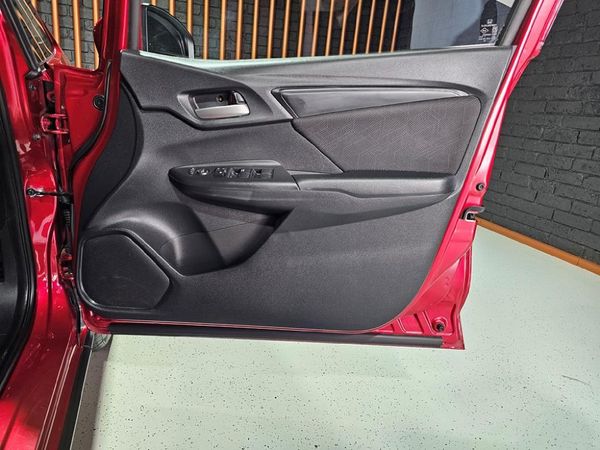 2023-Honda-WR-V-12-Elegance image:6