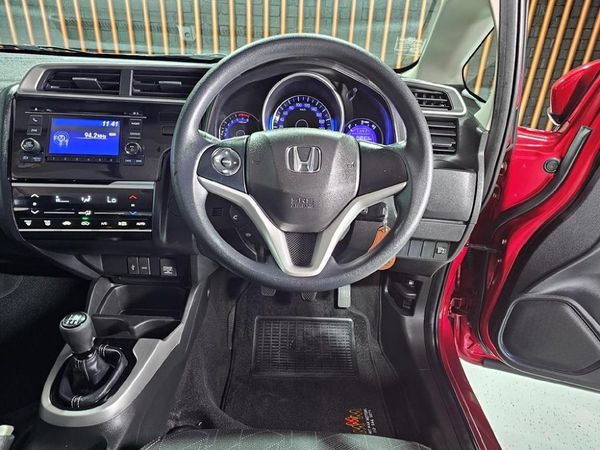 2023-Honda-WR-V-12-Elegance image:8