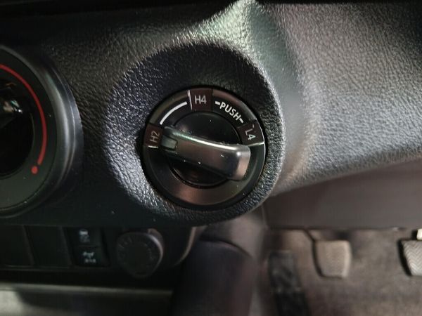 2021-Toyota-Hilux-24-GD-6-Raider-4x4-Double-Cab image:17