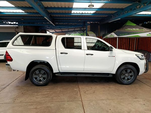 2021-Toyota-Hilux-24-GD-6-Raider-4x4-Double-Cab image:4