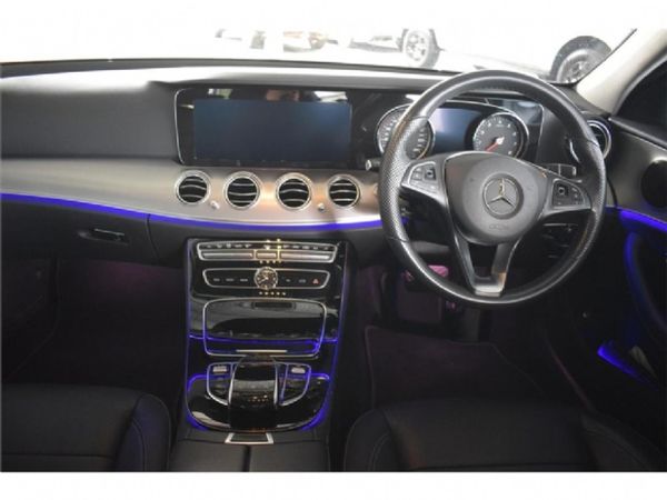 2017-Mercedes-Benz-E-Class-E-400 image:12