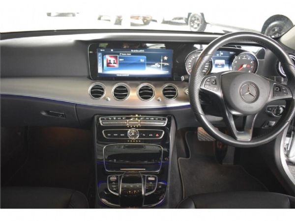 2017-Mercedes-Benz-E-Class-E-400 image:13