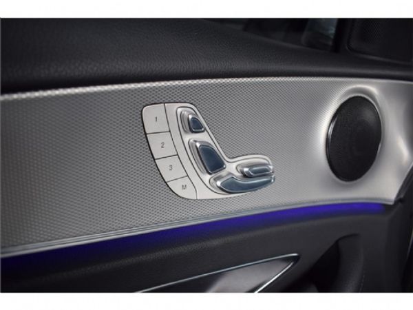 2017-Mercedes-Benz-E-Class-E-400 image:18