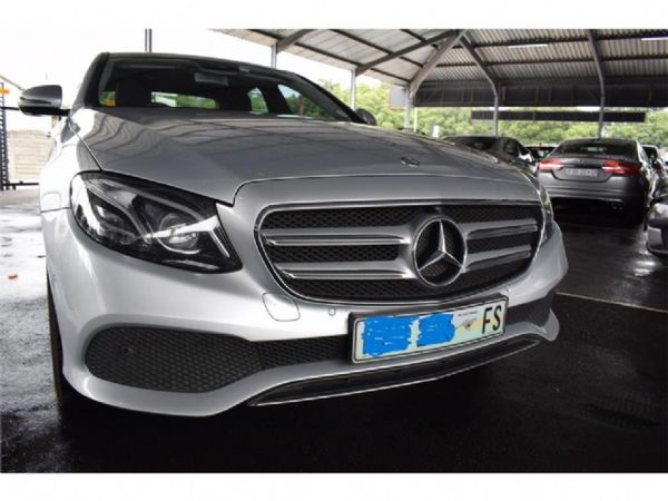 2017-Mercedes-Benz-E-Class-E-400 image:7