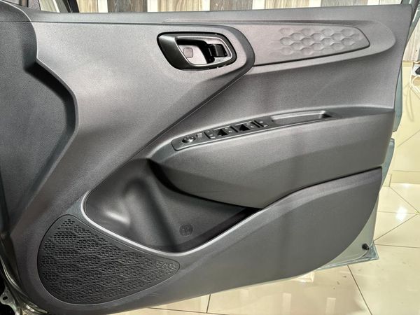2026-Hyundai-Grand-i10-10-Motion image:40