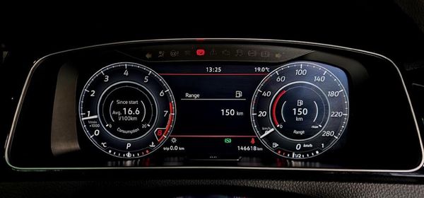 2019-Volkswagen-Golf-VII-GTI-20-TSI-Auto image:11