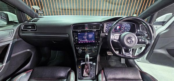 2019-Volkswagen-Golf-VII-GTI-20-TSI-Auto image:21