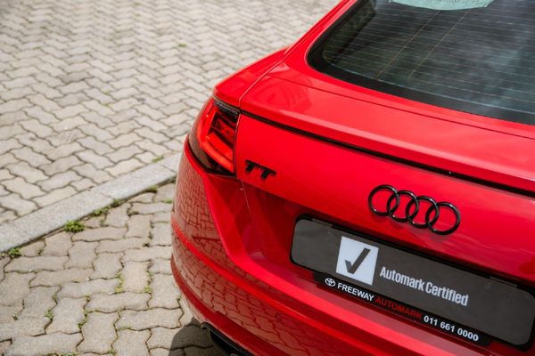 2015-Audi-TT-Coupe-20-TFSI-quattro-Auto image:9